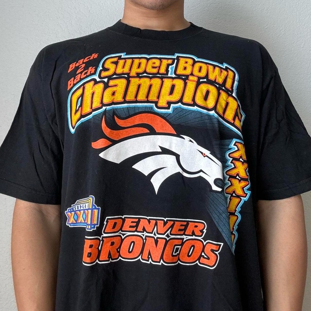 Vintage 1990s NFL Denver Broncos Super Bowl Champions Graphic Tee Shirt